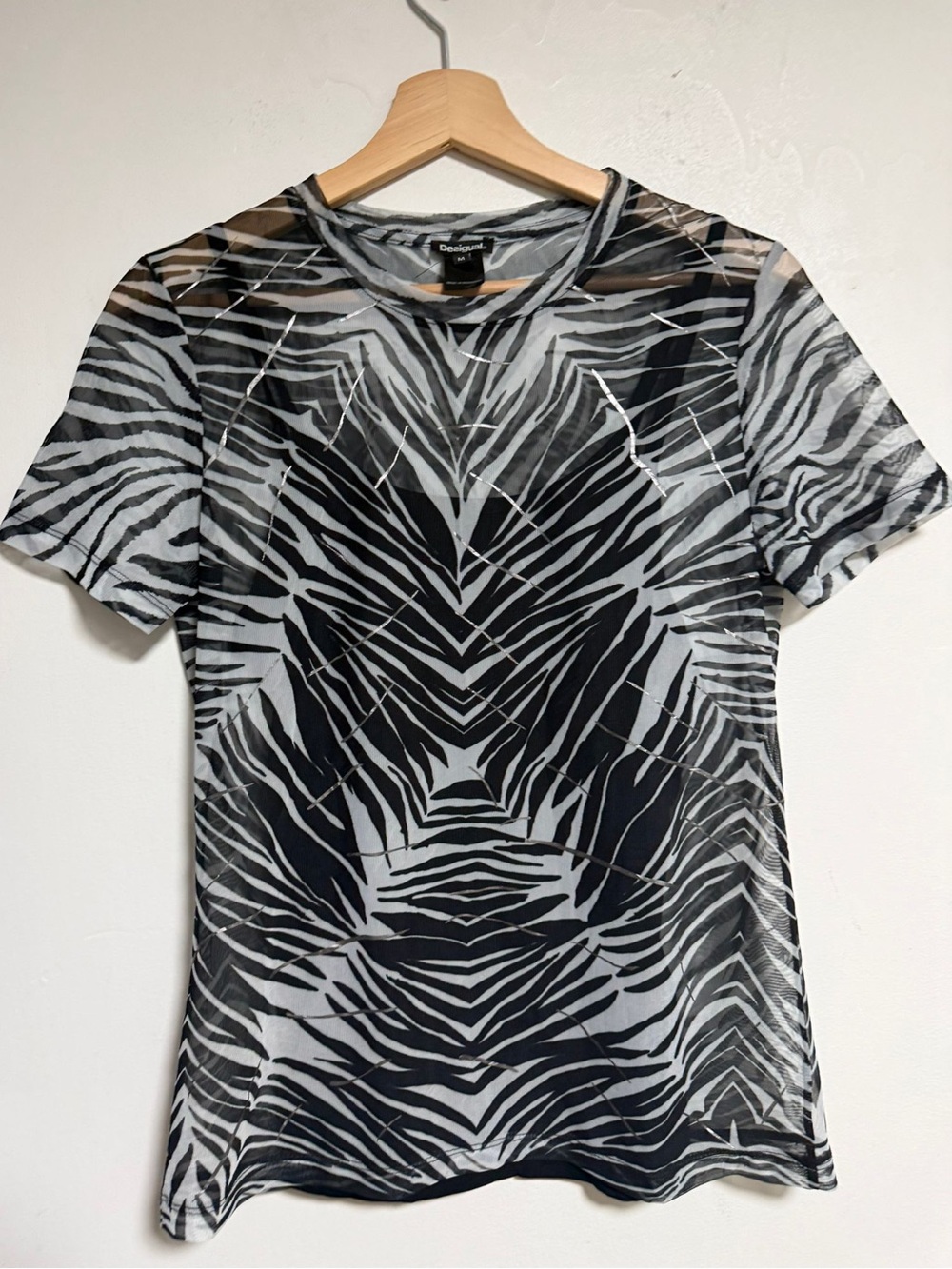 Desigual Zebra Print Mesh Top w/ Black Slip Cami Size M - Picture 2 of 11